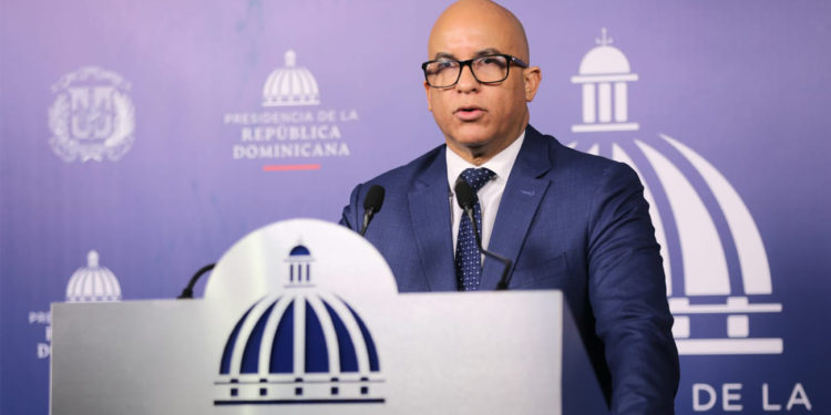 Vocero y director de Estrategia y Comunicación Gubernamental llama población a vacunarse para enfrentar la variante ómicron