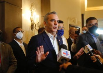 Presidente Abinader destina RD$1,500 millones para abastecimiento de medicamentos contra Influenza, gripe y Omicron