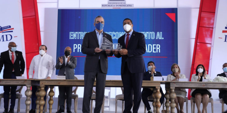 Presidente Abinader inicia programa de apoyo a gobiernos locales con inversión de RD$4,000 millones