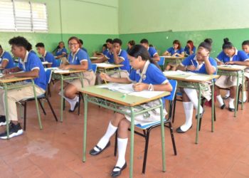 Educación, Salud Pública y el Gabinete de Salud evalúan reinicio de la docencia por comportamiento de la Covid-19