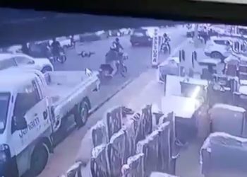 Por roce de vehiculo, hombre mata a otro de un disparo en SDE