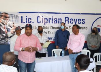 Partido Demócrata Dominicano juramenta dirigente en Alma Rosa II