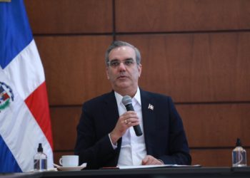 Abinader llama a Rusia a retirar sus tropas de Ucrania