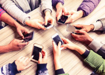 Una profesora estadounidense es suspendida al llegarle a unos 200 estudiantes un video en el que mantiene relaciones sexuales