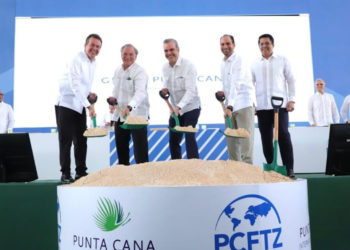 Presidente Abinader asiste primer palazo ampliación aeropuerto Punta Cana y construcción centro logístico; generará 7,000 nuevos empleos
