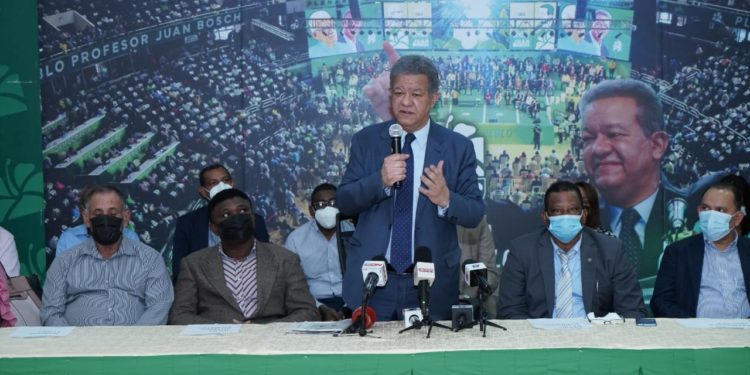 Leonel Fernández dice que Banco Central manipula opinión pública nacional respecto a crecimiento económico