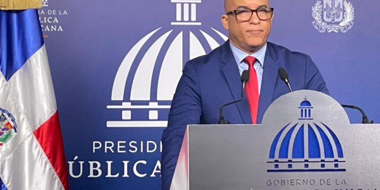 Presidente Luis Abinader recupera bienes públicos