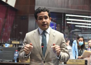 Omar Fernández critica postura del Gobierno frente al alza de combustibles y canasta básica