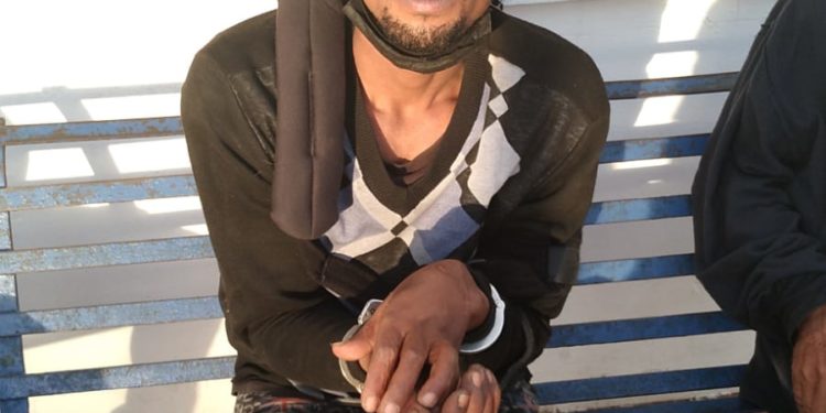 POLITUR detiene a reconocido delincuente disfrazado con una peluca