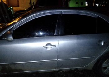 Apresan tres personas que supuestamente habían dejado un carro abandonado en Monte Plata