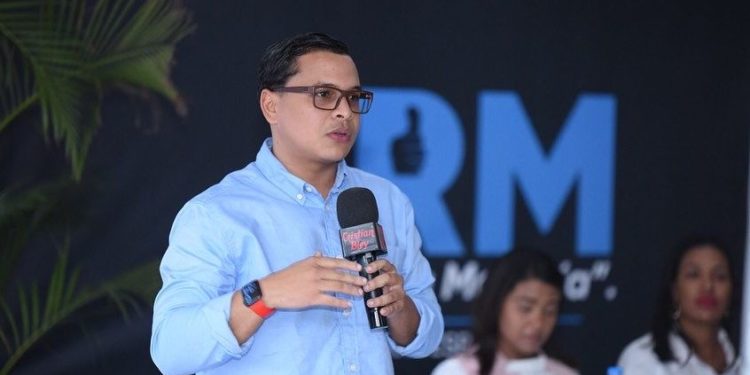 Lewin Santana afirma que “Oposición luce desesperada y no sabe como enfrentar gestión del presidente Abinader”