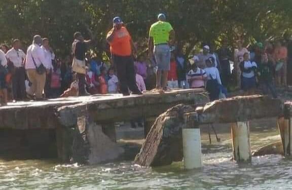 Se desploma parte del muellle de Samaná , varias personas heridas