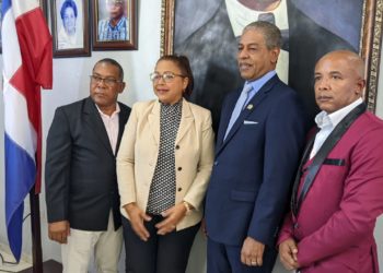 Director de Medios del Gobierno destaca esfuerzo oficial para evitar alzas mayores en combustibles