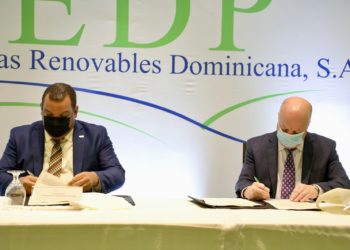 CNE y empresa EDP firman contrato para concesión definitiva de Baní Solar