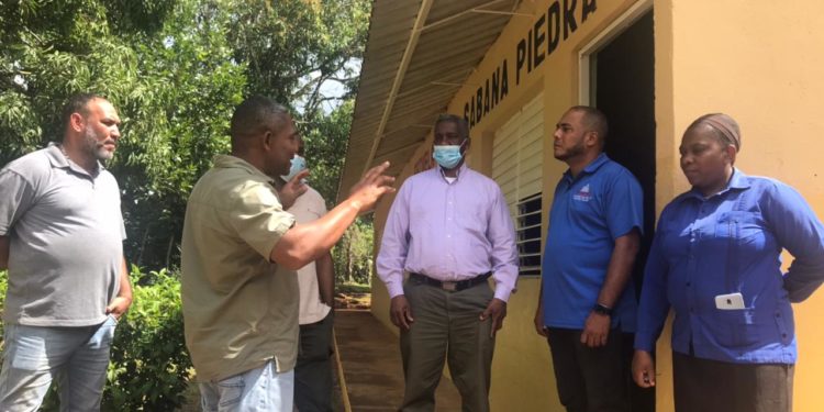 Escuela Sabana Piedra se encuentra en perfectas condiciones en Yamasá; atoridades aseguran construcción de un centro en Sabana Novillo está en licitación