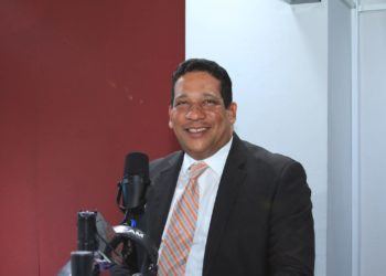 Carlos Pimentel dice buscan corregir la colusión y la práctica de ofertas temerarias en compras y contrataciones