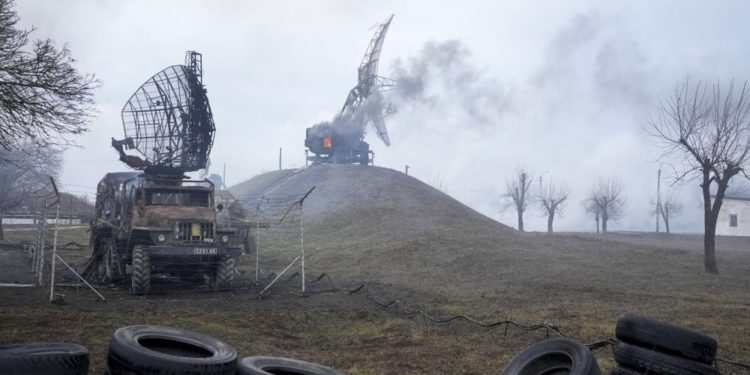 Ministro de salud de Ucrania: 57 ucranianos muertos en invasión