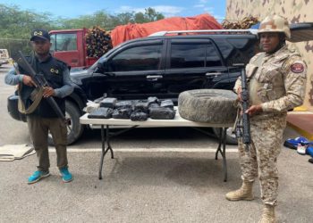 CESFRONT decomisa 44 libras de presumible marihuana en Pedernales