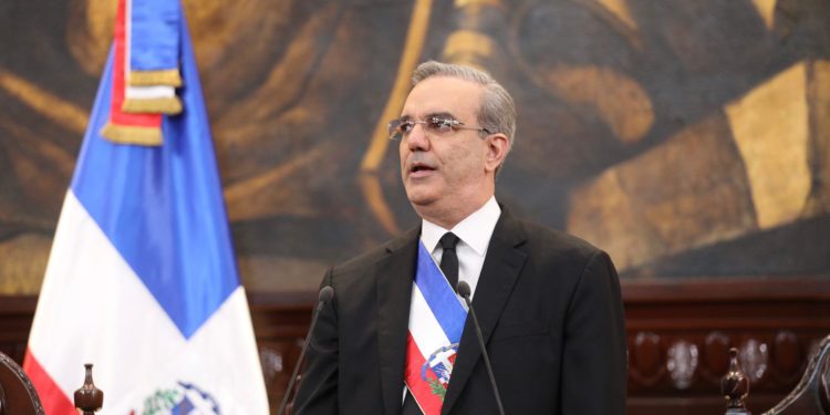 Gobierno entregará 300 mil nuevas tarjetas del programa Supérate