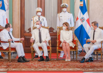 Presidente Abinader recibe cartas credenciales de siete nuevos embajadores