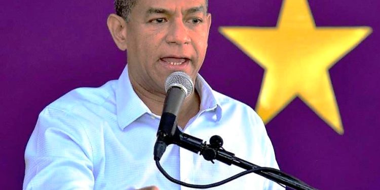 Julio Cesar Valentín, expresa preocupación por el conflicto bélico entre Rusia y Ucrania