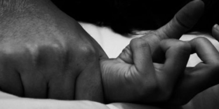 Apresan hombre acusado de abusar sexualmente de una niña de 8 años