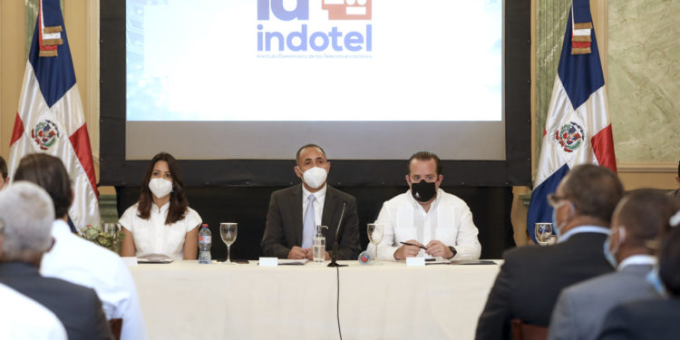 Indotel llevará Internet banda ancha gratis a 26 municipios pobres del país