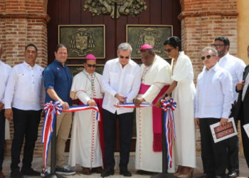 Obispo Castro Marte afirma visitas del presidente Abinader aportan desarrollo a la región