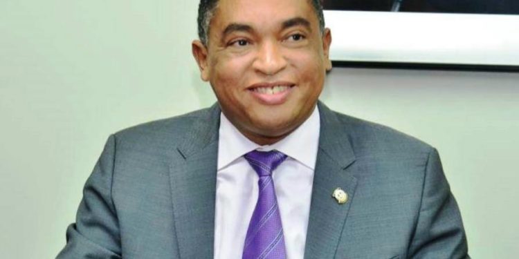 Yvan Lorenzo indica que el gobierno del PRM es sordo, da la espalda al pueblo y se aleja considerablemente de los pobres