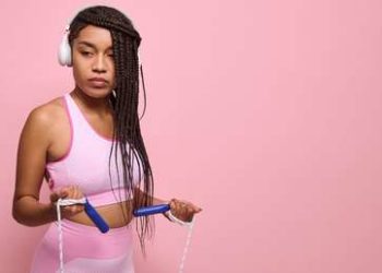 Investigadores revelan que la música puede ser tan poderosa como el ejercicio físico para mejorar la salud mental