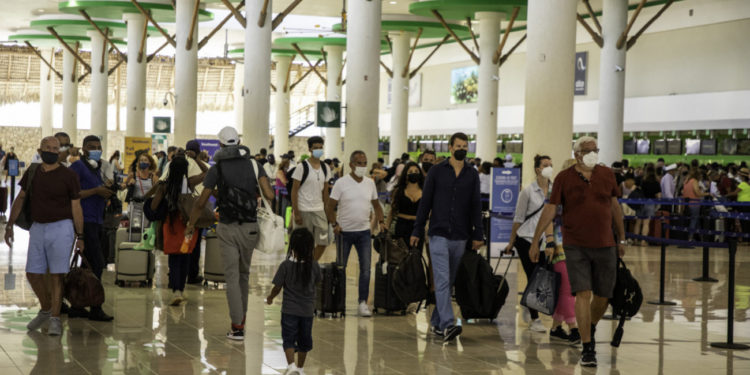 Gobierno dominicano brindará asistencia a turistas ucranianos y rusos que están en el país
