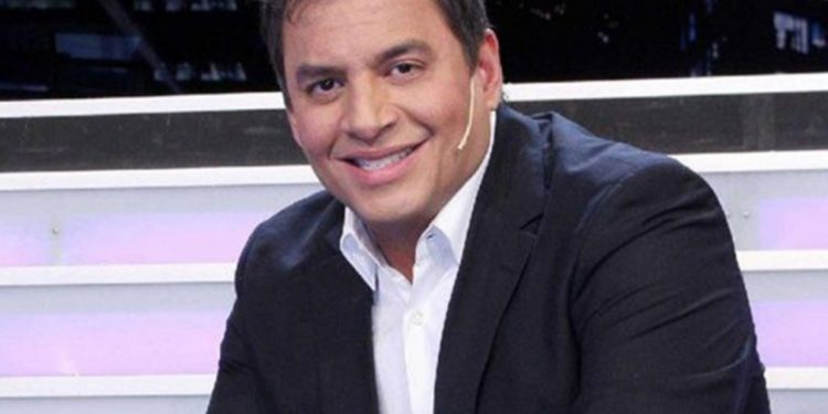 Daniel Sarcos se retira de Antena 7 y va Color Visión