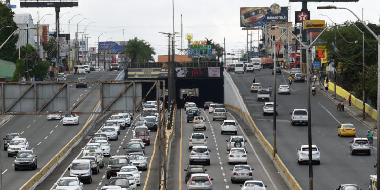 Obras Públicas cierra esta semana 45 estructuras por mantenimiento en el Gran Santo Domingo