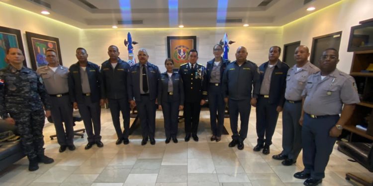 Mayor general Alberto Then sostiene encuentro con oficiales generales ascendidos; los exhorta a promover modelo de Policía de Proximidad