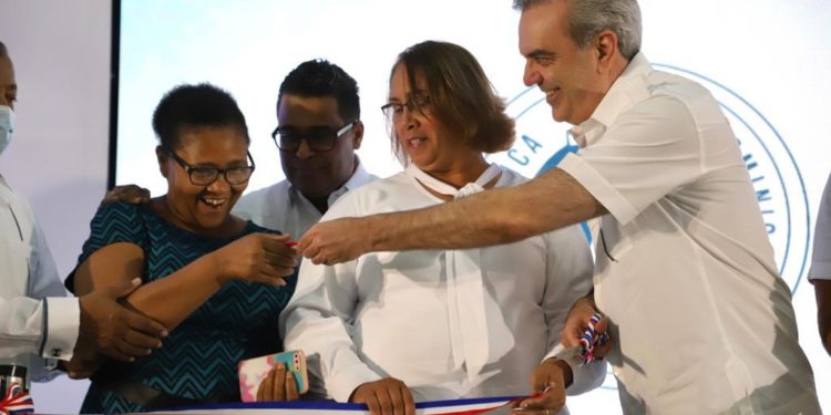 Tras 30 años de espera presidente Abinader inaugura drenaje pluvial de los barrios Moscú, Villa Fundación y Peña Gómez