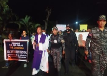 Iglesia Católica camina junto a comunidades de Zambrana en demanda de arreglo de sus calles y otra reivindicaciones