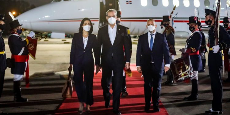 Presidente Abinader llega a Buenos Aires, Argentina para desarrollar una amplia agenda