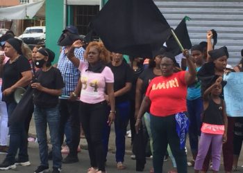 Mujeres de Capotillo: «Basta ya, los precios por el cielo y el sueldo por el suelo»