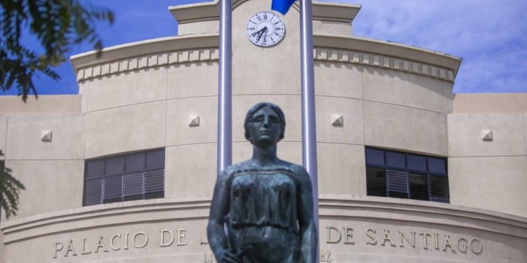 Ministerio Público despliega más acciones contra el crimen organizado; ocupa más de un millón de dólares y vehículos de alta gama en el «Caso FM»