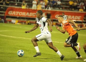 Gustavo Ascona marcó de cabeza el gol del empate en el Clásico Joven LDF