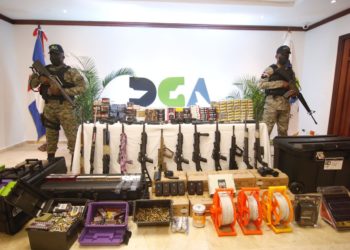 Aduanas detiene contrabando millonario de armas de guerra, municiones y artefactos explosivos