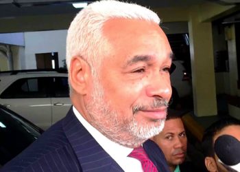 Radhamés Camacho califica como un desafío a los partidos políticos que el Gobierno convoque a los ciudadanos para reformar la Constitución