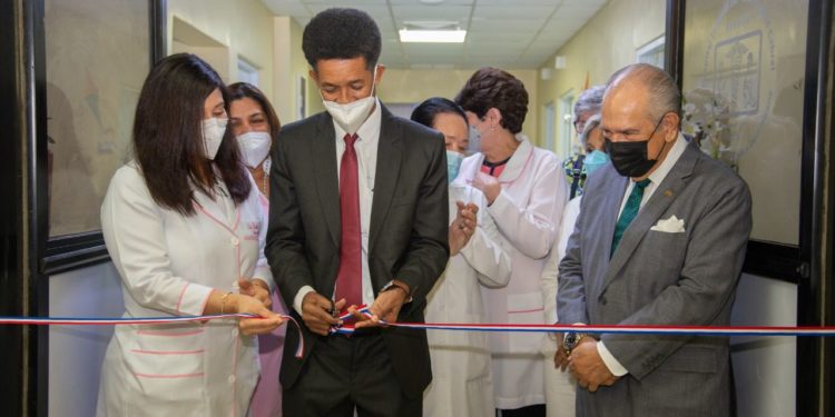 Hospital Robert Reid Cabral reapertura área de Infectología en honor al DR. Jesús Feris Iglesias
