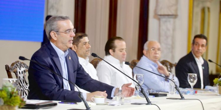 Presidente Abinader dispone RD$3 mil 475 millones para mitigar inflación internacional