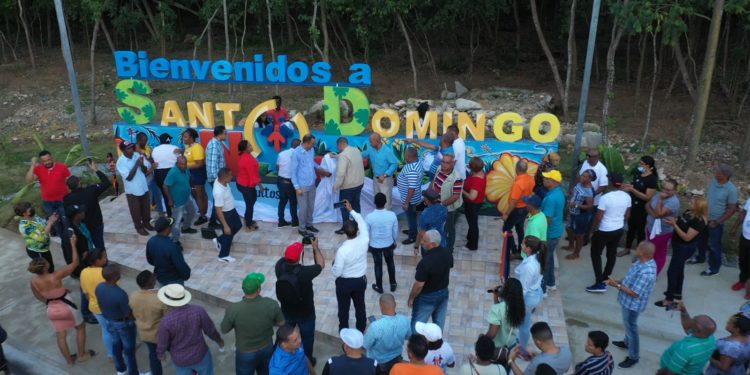 ASDN inaugura parador y bulevar en Sabana Perdida