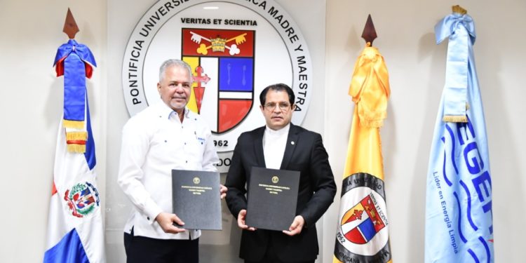 EGEHID Y PUCMM firman acuerdo facilitará becas a jóvenes residentes en cercanías de hidroeléctricas