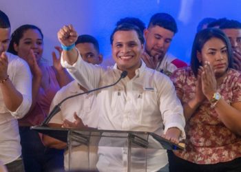 Lewin Santana presenta candidatura a la vicepresidencia de la JRM
