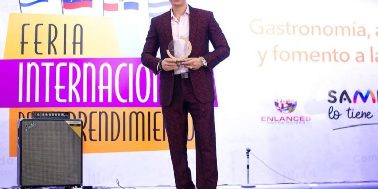 Global Guide Dominicana reconoce al Doctor Milton Herrera, por su liderazgo emprendedor