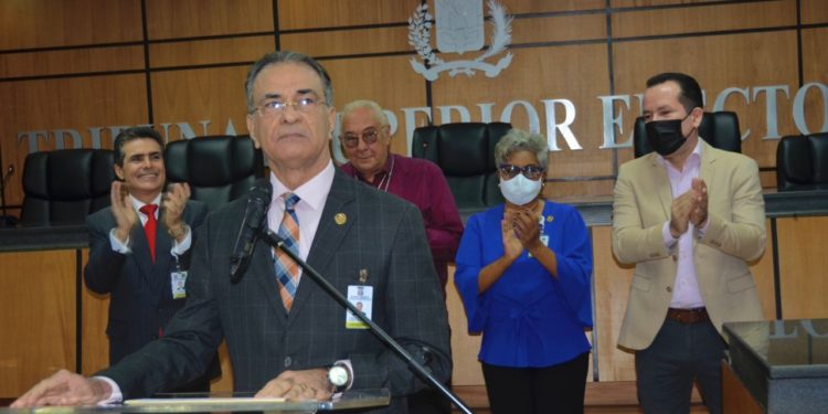 Tribunal Superior Electoral (TSE) dispone incremento salarial hasta de un 30 % a sus servidores