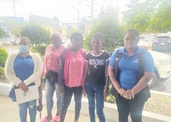 Ministerio de la mujer brinda apoyo a madre de infantes asesinados por un exconvicto en Sánchez Ramírez